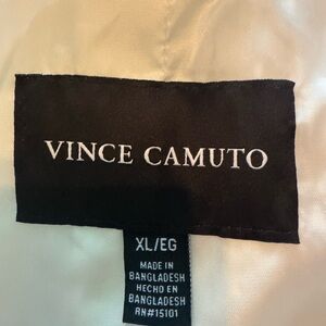Vince Camuto Black and Cream Label